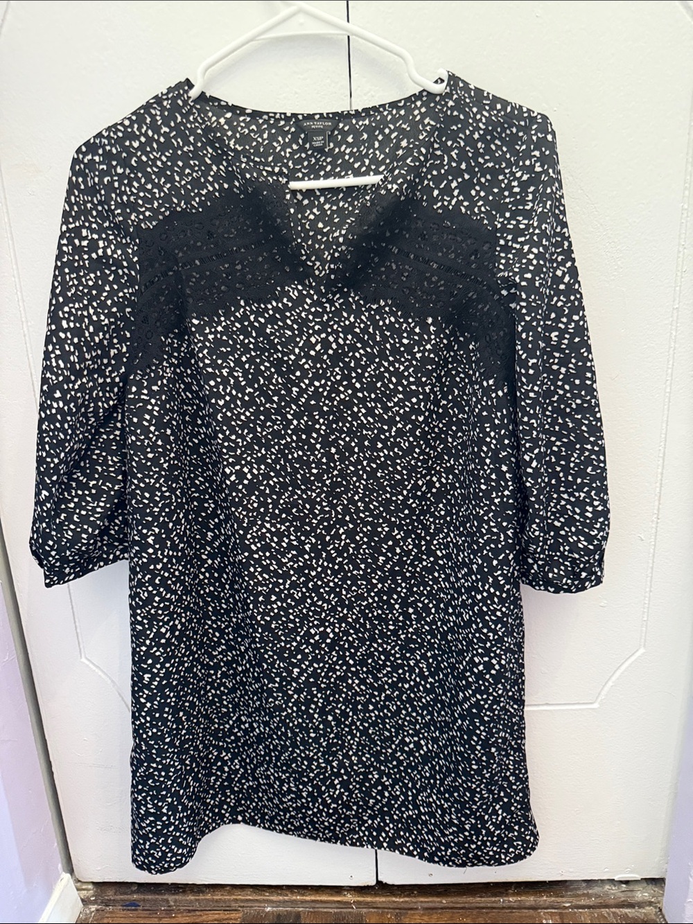 Ann Taylor Black and White Printed Petite Top